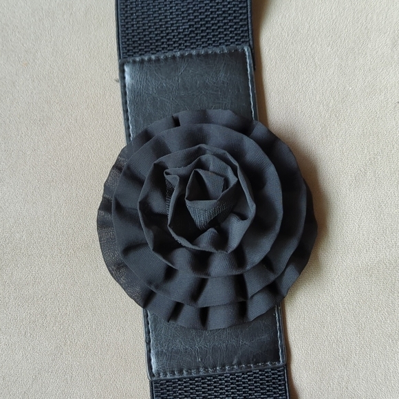 Wide Woven Black 2X Stretchy Snap Closure Y2K Belt Flower - Picture 1 of 8